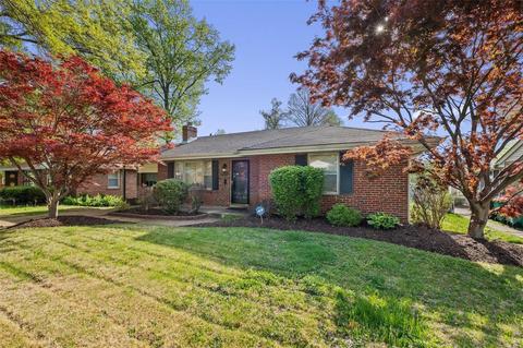 9240 Waldorf Dr, Saint Louis, MO 63137