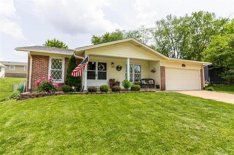3082 Donnycave Ln, Maryland Heights, MO 63043