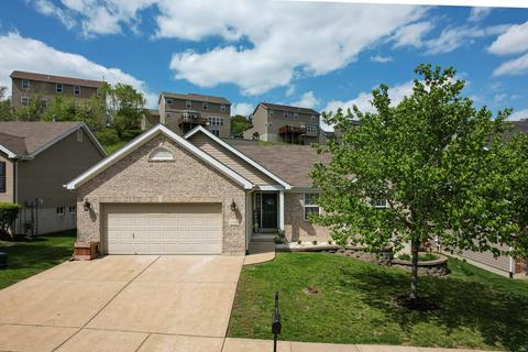 3146 Kingsridge Manor Dr, Saint Louis, MO 63129