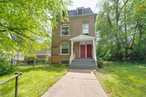 5846 Page Blvd, Saint Louis, MO 63112