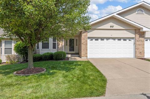 15 Biloxi Ct #44B, Saint Charles, MO 63303