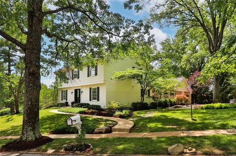 12888 Huntercreek Rd, Saint Louis, MO 63131