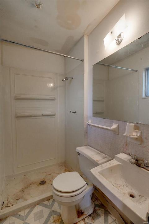 2 Blakemore Pl, Saint Louis, MO 63121 photo 6