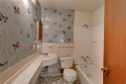 2 Blakemore Pl, Saint Louis, MO 63121 photo 7