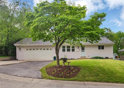 3541 High Dr, Saint Ann, MO 63074