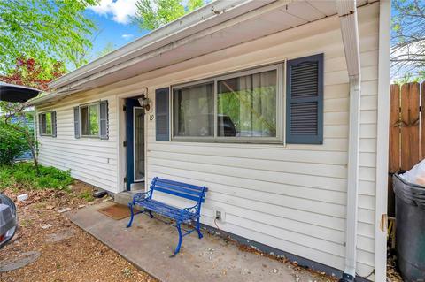 19 Warsen Ave, Wentzville, MO 63385