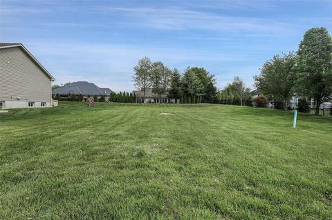 10 Hineman Circle Dr, Saint Charles, MO 63301