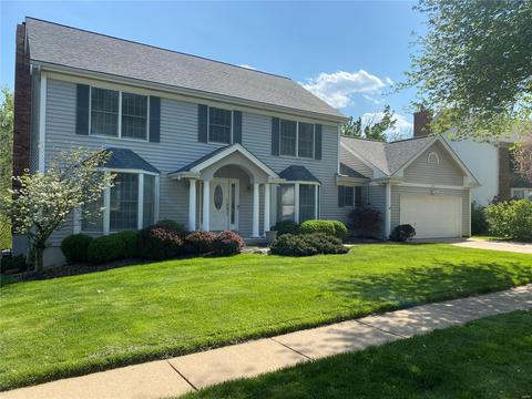 1242 Chavaniac Dr, Ballwin, MO 63011 photo 2