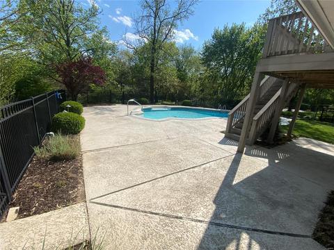1242 Chavaniac Dr, Ballwin, MO 63011 photo 8