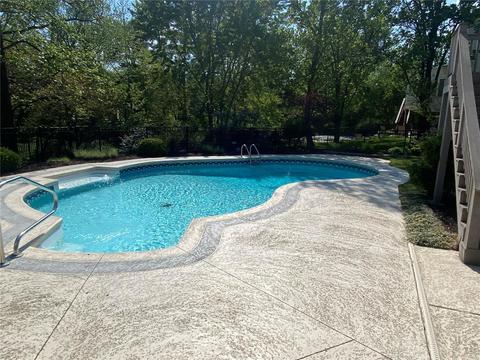 1242 Chavaniac Dr, Ballwin, MO 63011 photo 9