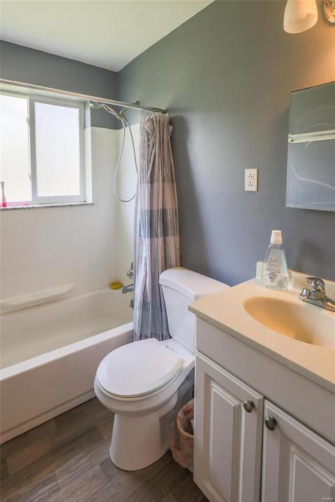 9962 Sue Ct, Saint Ann, MO 63074 photo 7