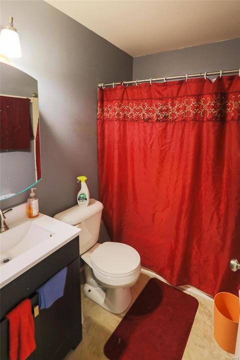 9962 Sue Ct, Saint Ann, MO 63074 photo 14