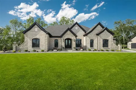 747 Uc Silver Buck Ln, Chesterfield, MO 63005