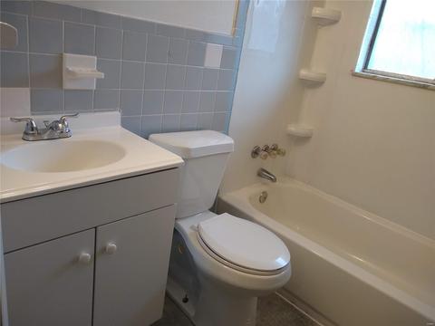 4040 Esseldale, Saint Ann, MO 63074 photo 10