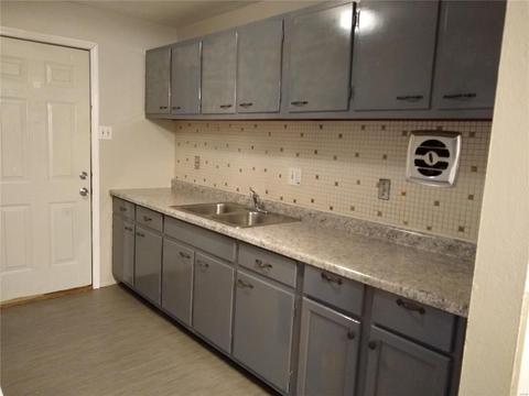 4040 Esseldale, Saint Ann, MO 63074 photo 5