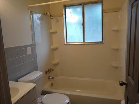 4040 Esseldale, Saint Ann, MO 63074 photo 9