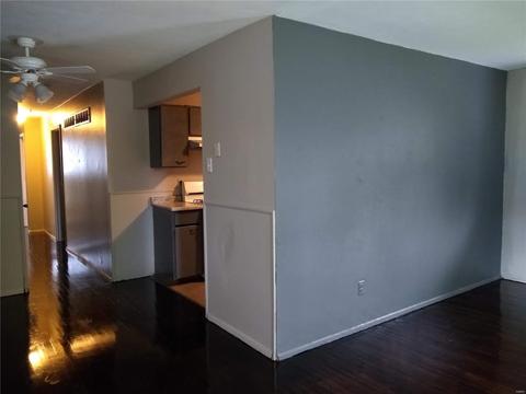 4040 Esseldale, Saint Ann, MO 63074 photo 4