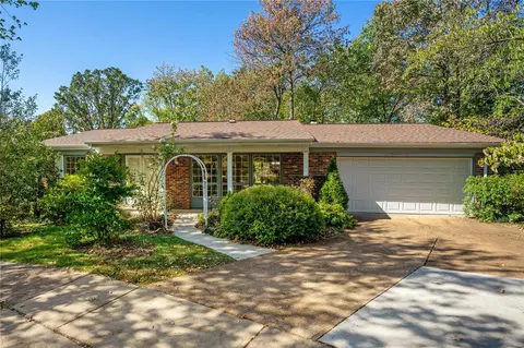 5517 Wieland Dr, Saint Louis, MO 63128