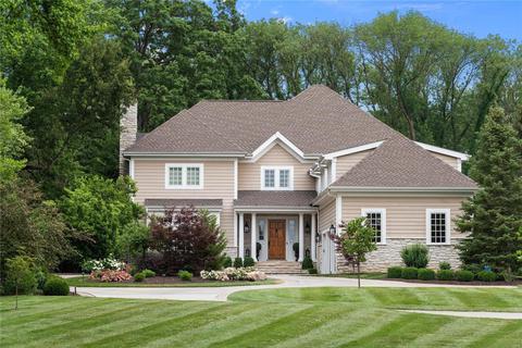 9733 Conway Rd, Saint Louis, MO 63124
