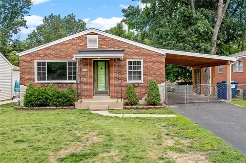 930 Clark St, Florissant, MO 63031