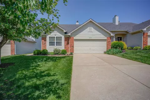 609 Hawk Run Dr, O'fallon, MO 63368