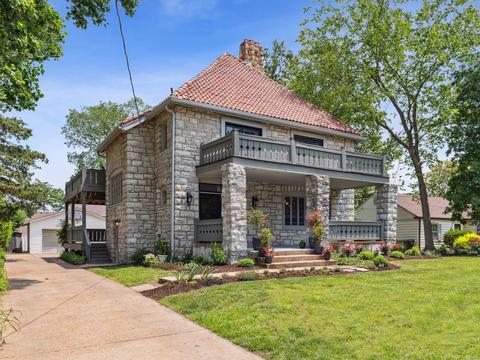 310 Altus Pl, Kirkwood, MO 63122