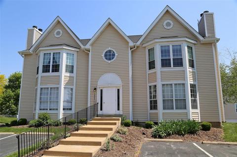 1626 Whispering Crk #C, Ballwin, MO 63021 photo 2