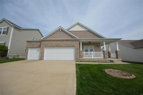 1804 English Oak Dr, Lake Saint Louis, MO 63367