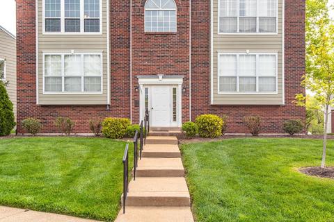 1331 Holgate Dr #C, Ballwin, MO 63021 photo 2