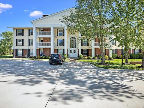 15631 Hedgeford Ct #9, Chesterfield, MO 63017