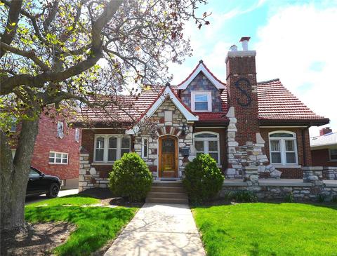 7048 Clayton Rd, Richmond Heights, MO 63117
