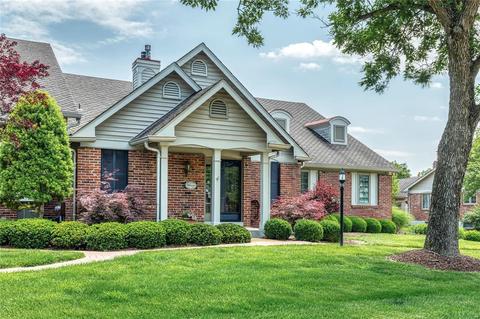 422 Conway Meadows Dr, Chesterfield, MO 63017