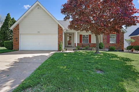 926 Shandra Dr, Ballwin, MO 63021 photo 2