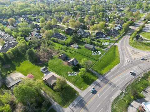 6314 Christopher Dr, Saint Louis, MO 63129