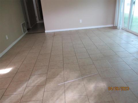 6612 Graybirch Dr, Saint Louis, MO 63134 photo 2
