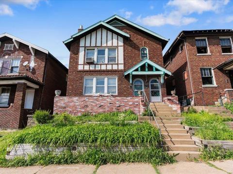 3637 Winnebago St, Saint Louis, MO 63116