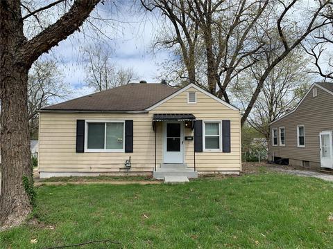 8025 Patterson Dr, Saint Louis, MO 63134