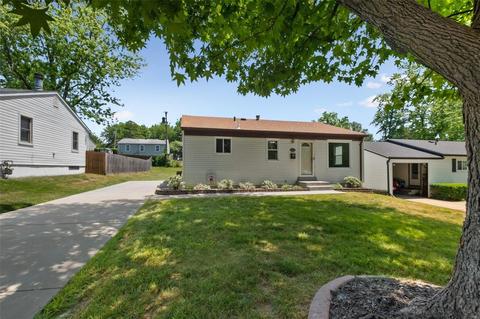 12152 Nantucket Pl, Maryland Heights, MO 63043