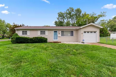 1310 S Waterford Dr, Florissant, MO 63033