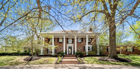 8 Terry Hill Ln, Saint Louis, MO 63131