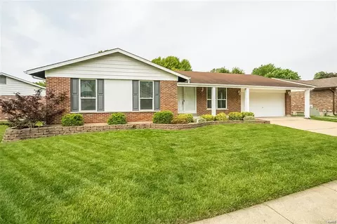 4110 Les Cherbourg Ln, Florissant, MO 63034
