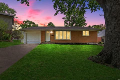 504 Nightingale Ln, Saint Louis, MO 63123