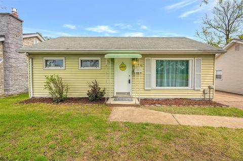 3745 Weber Rd, Saint Louis, MO 63125