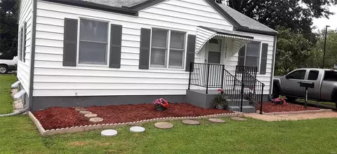 10732 Saint Francis, Saint Ann, MO 63074