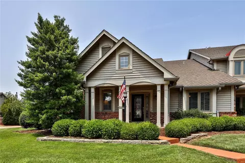 14319 Valley Meadow Ct #E, Chesterfield, MO 63017
