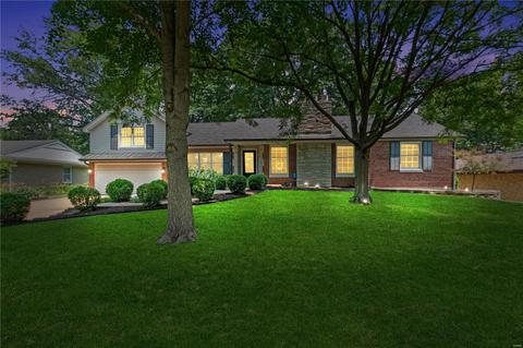 7377 Whitehaven Dr, Saint Louis, MO 63123