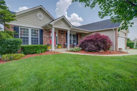 721 Brook Manor Ct, Lake Saint Louis, MO 63367