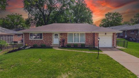 7606 Mayberry Dr, Saint Louis, MO 63123