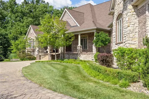 1000 Stonecastle Dr, O'fallon, MO 63366 photo 9