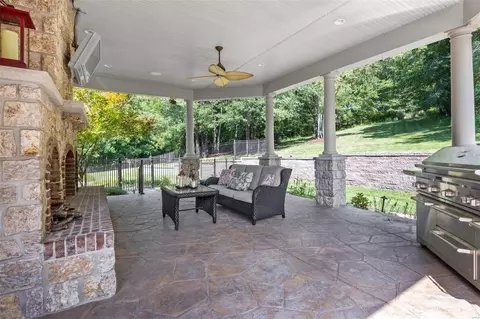 1000 Stonecastle Dr, O'fallon, MO 63366 photo 15